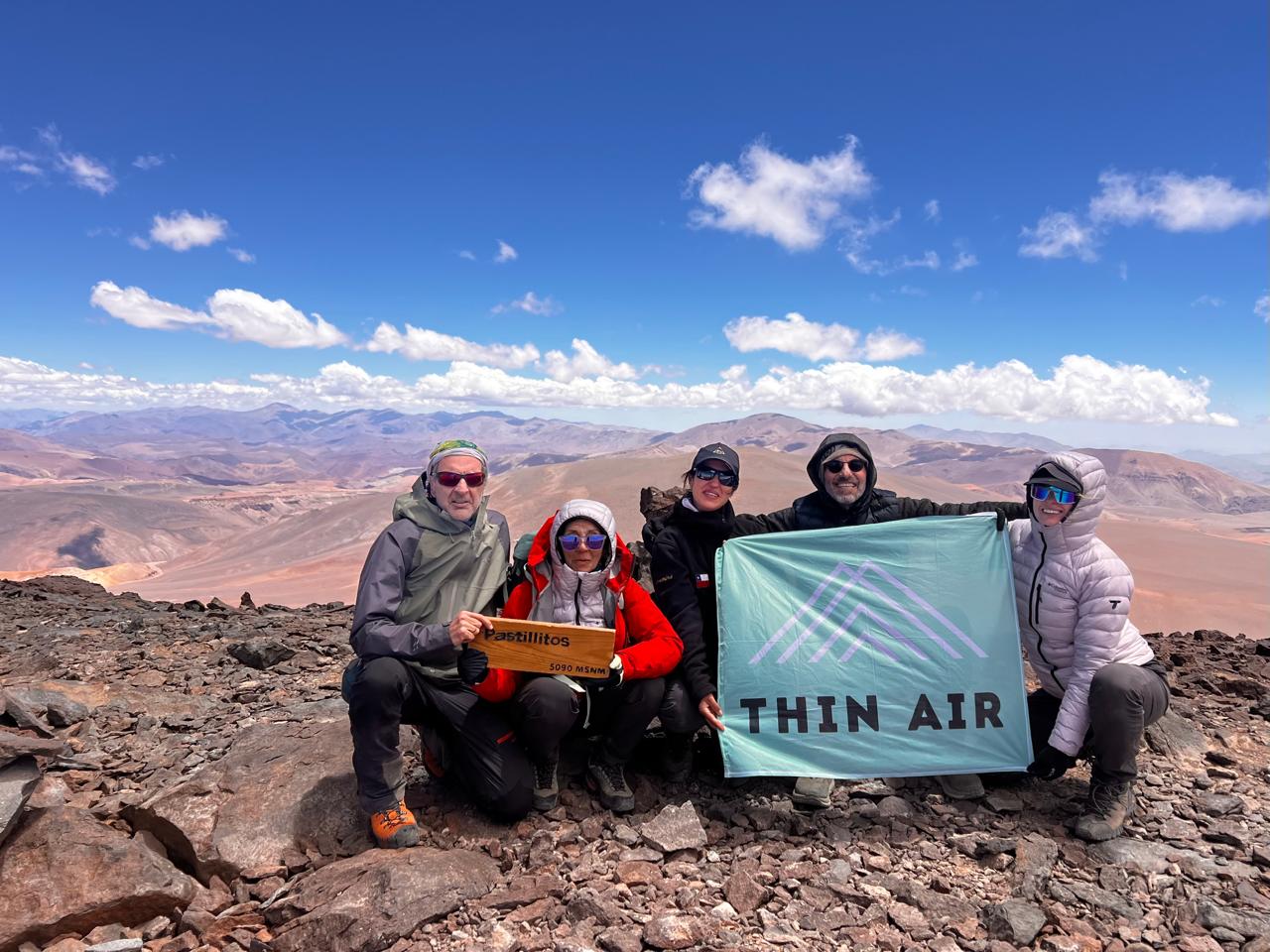 El equipo de Thin Air en la cumbre de Castillitos, 5.050 m, durante la aclimatación